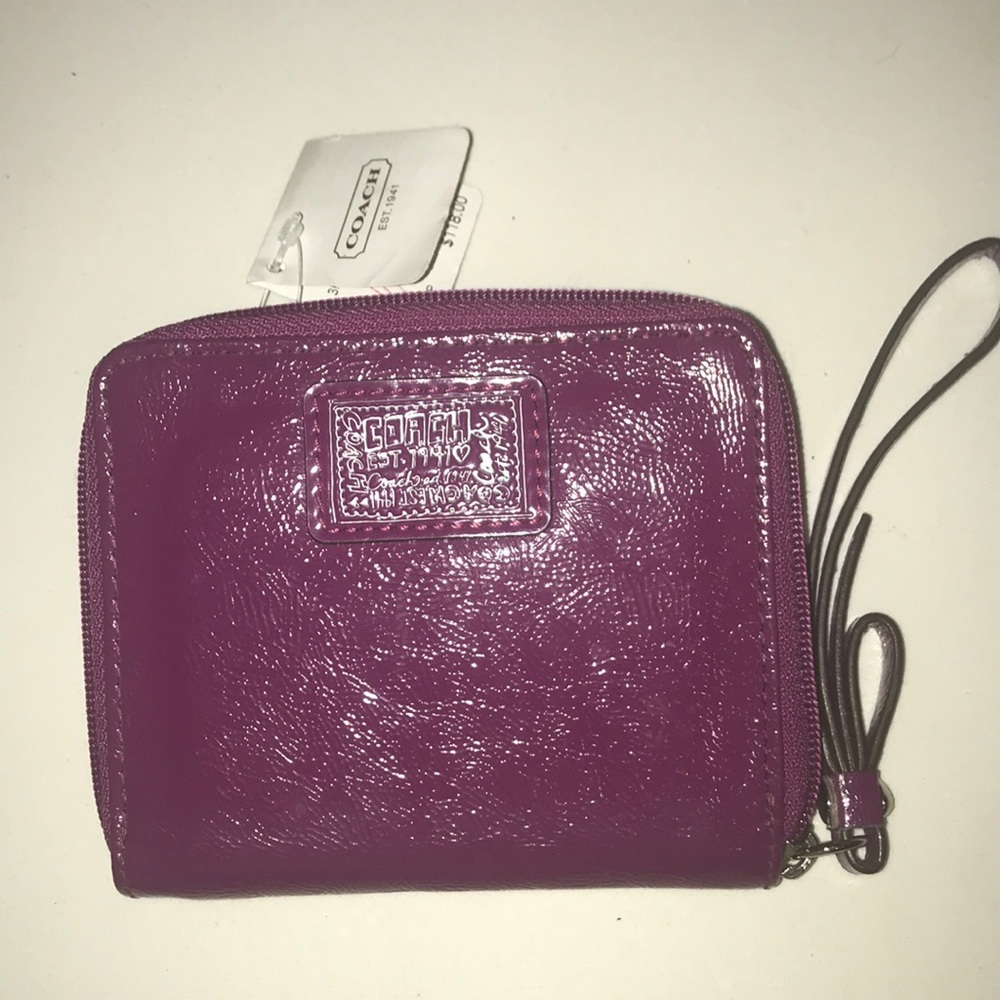 New with tags Coach Daisy zippered wallet